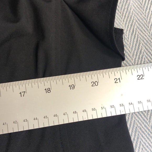 BLACK BUTTON DOWN CAP SLEEVE 1X Stretch Princess Seams, Pit to Pit 21” Preworn - Picture 9 of 14